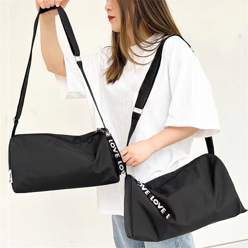 Waterproof Women's Gym Bag - Ultralight Fitness Duffle for Outdoor Travel and Sports Activities